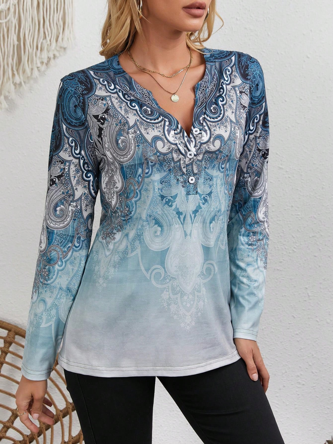 Vintage Fashion Style - Women's Ethnic-Style Top: Vintage Print, Long